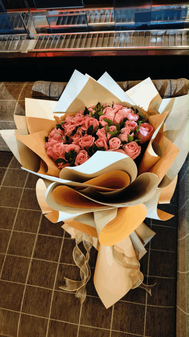 Blush Bloom – 40 Pink Roses in Luxe Wrap - Image 2