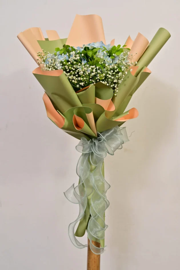 blue-hydrangea-babys-breath-hand-bouquet