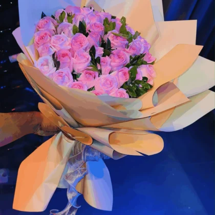 classic-pink-rose-floral-bouquet
