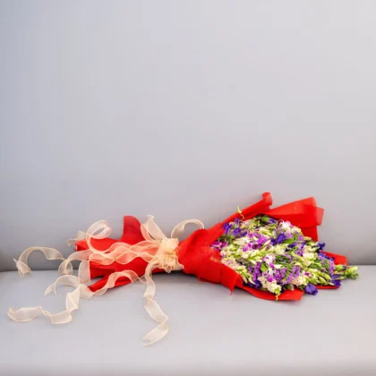 matthiola-statice-hand-bouquet