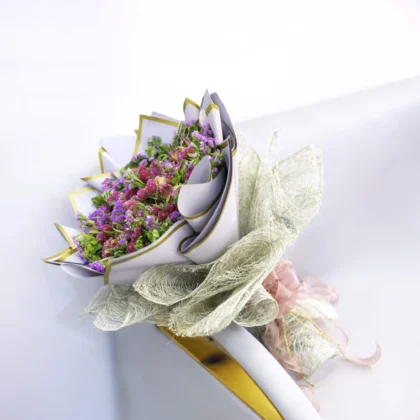 statice-gomphrena-flower-bouquet