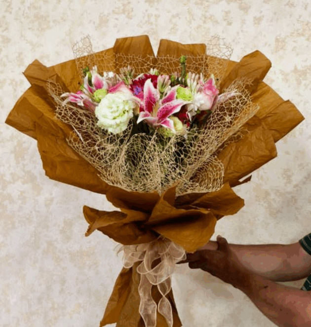 Golden Stargaze Charm Bouquet